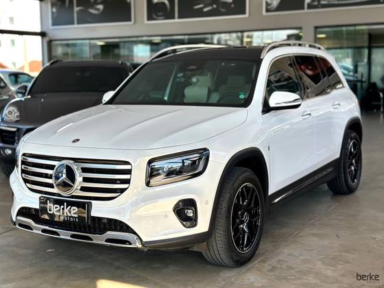 MERCEDES-BENZ GLB 220 2.0 MHEV PROGRESSIVE 4MATIC 8G-DCT MERCEDES-BENZ GLB 220 2.0 MHEV PROGRESSIVE 4MATIC 8G-DCT